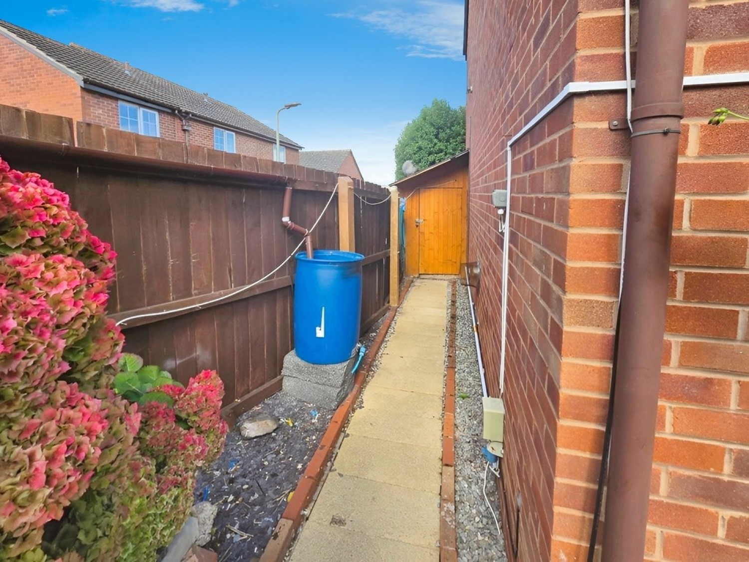 Britten Drive, Broadfields