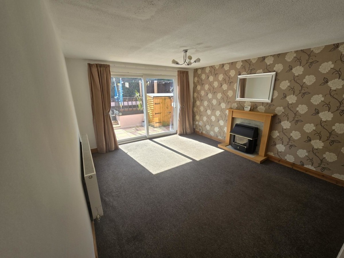 Britten Drive, Broadfields