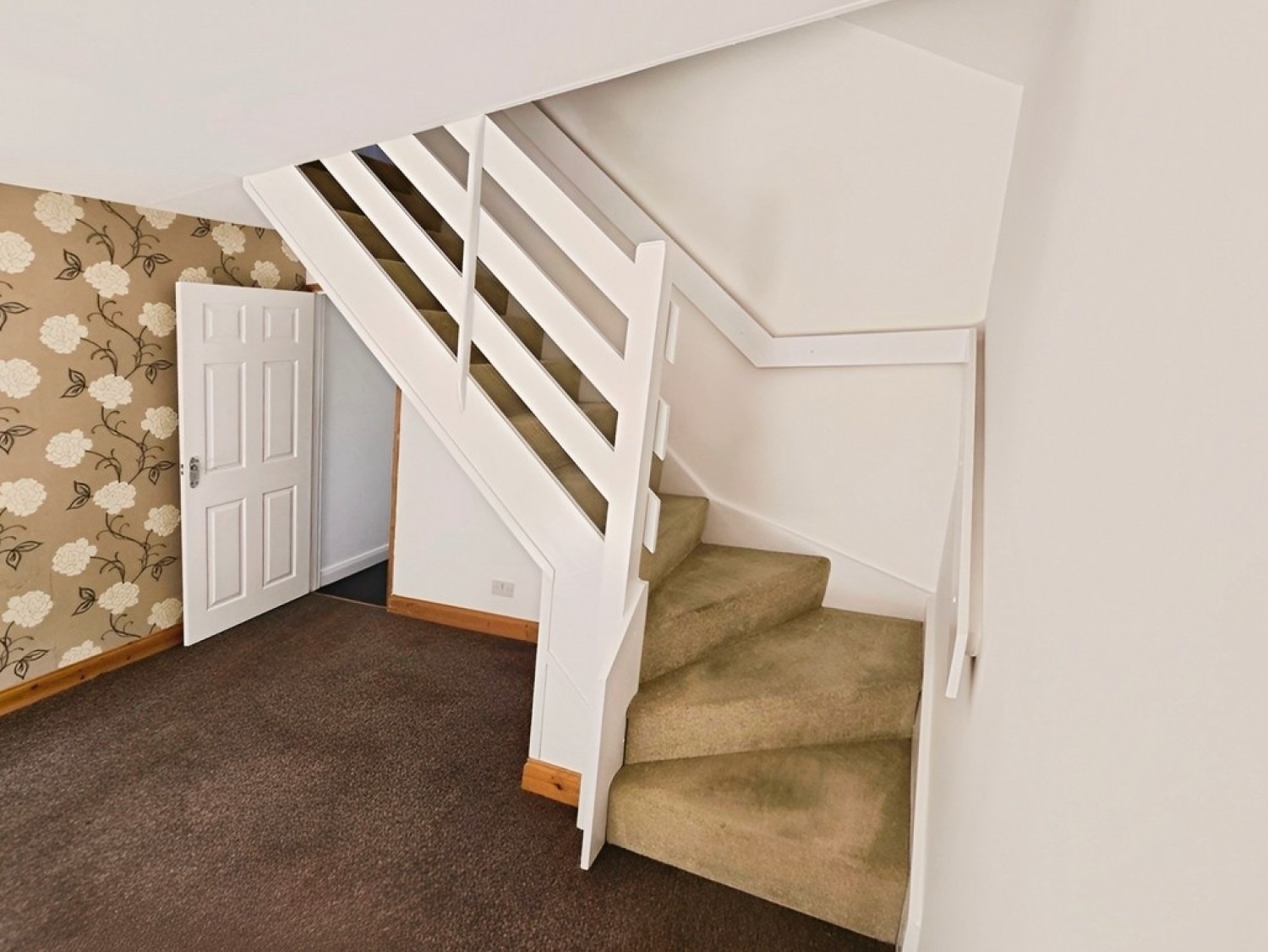 Britten Drive, Broadfields