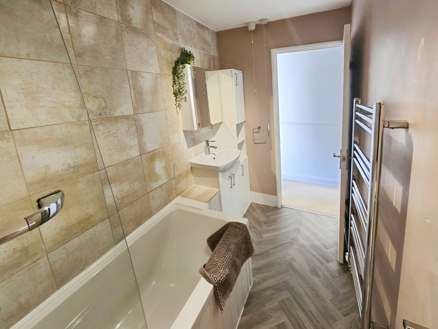 Britten Drive, Broadfields