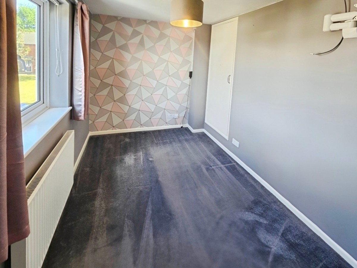 Britten Drive, Broadfields