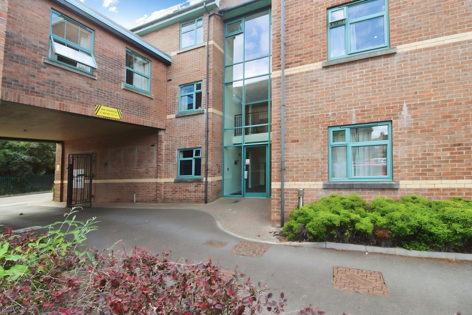 2 bedroom Flat for Letting Brewers Court, Willeys Avenue