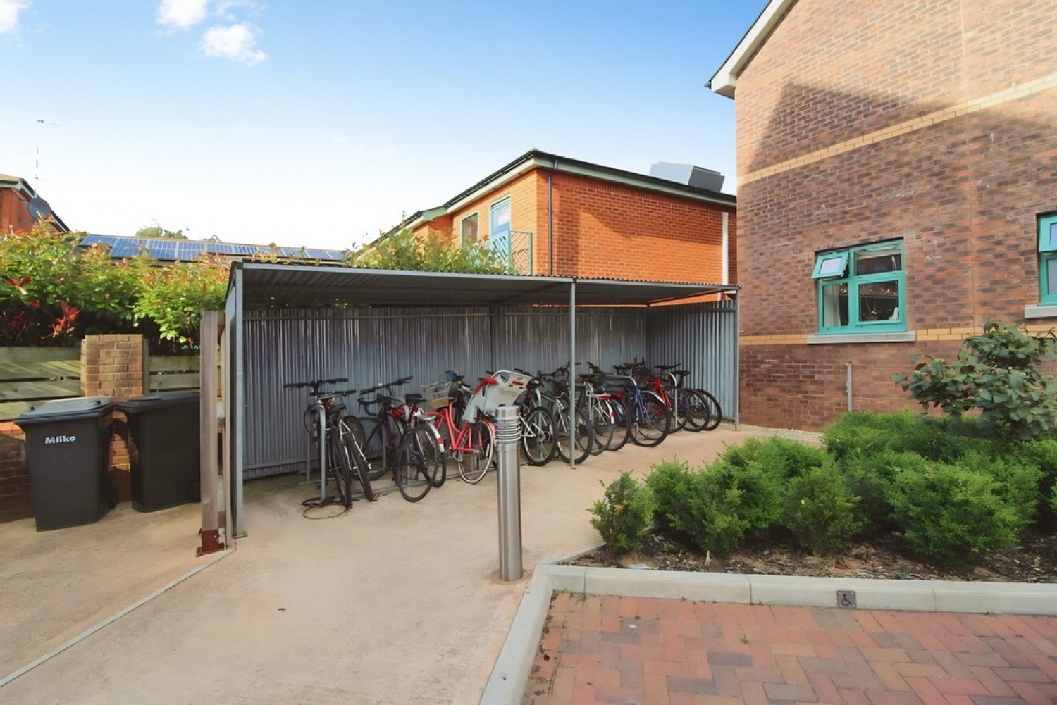 2 bedroom Flat for Letting Brewers Court, Willeys Avenue