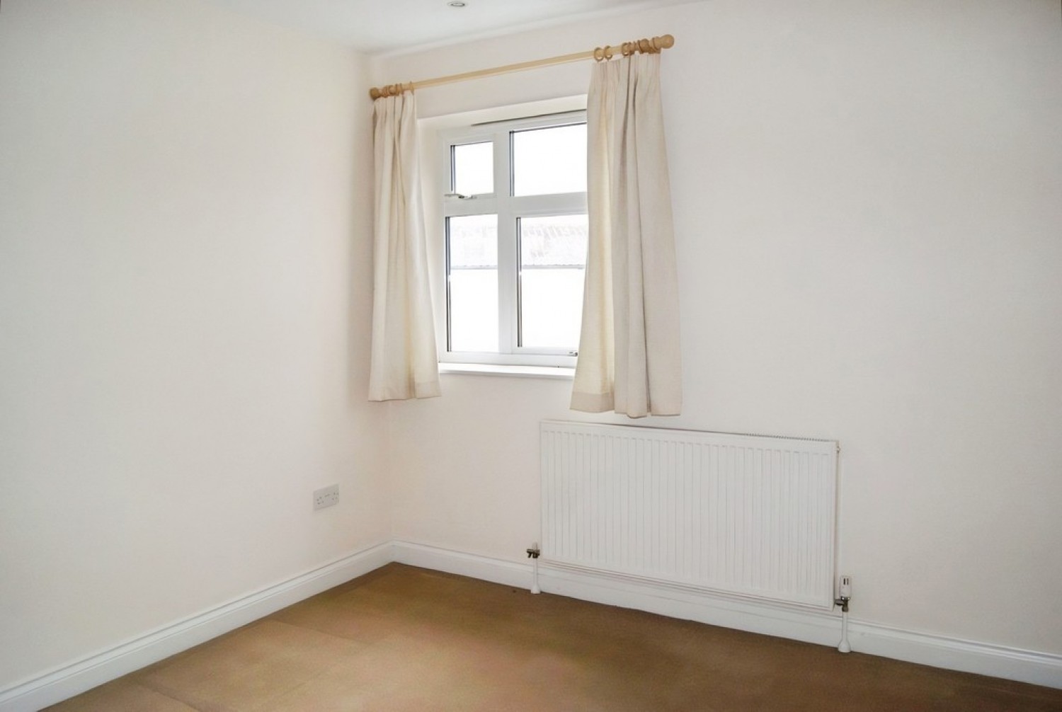 2 bedroom Flat for Letting Willeys Avenue