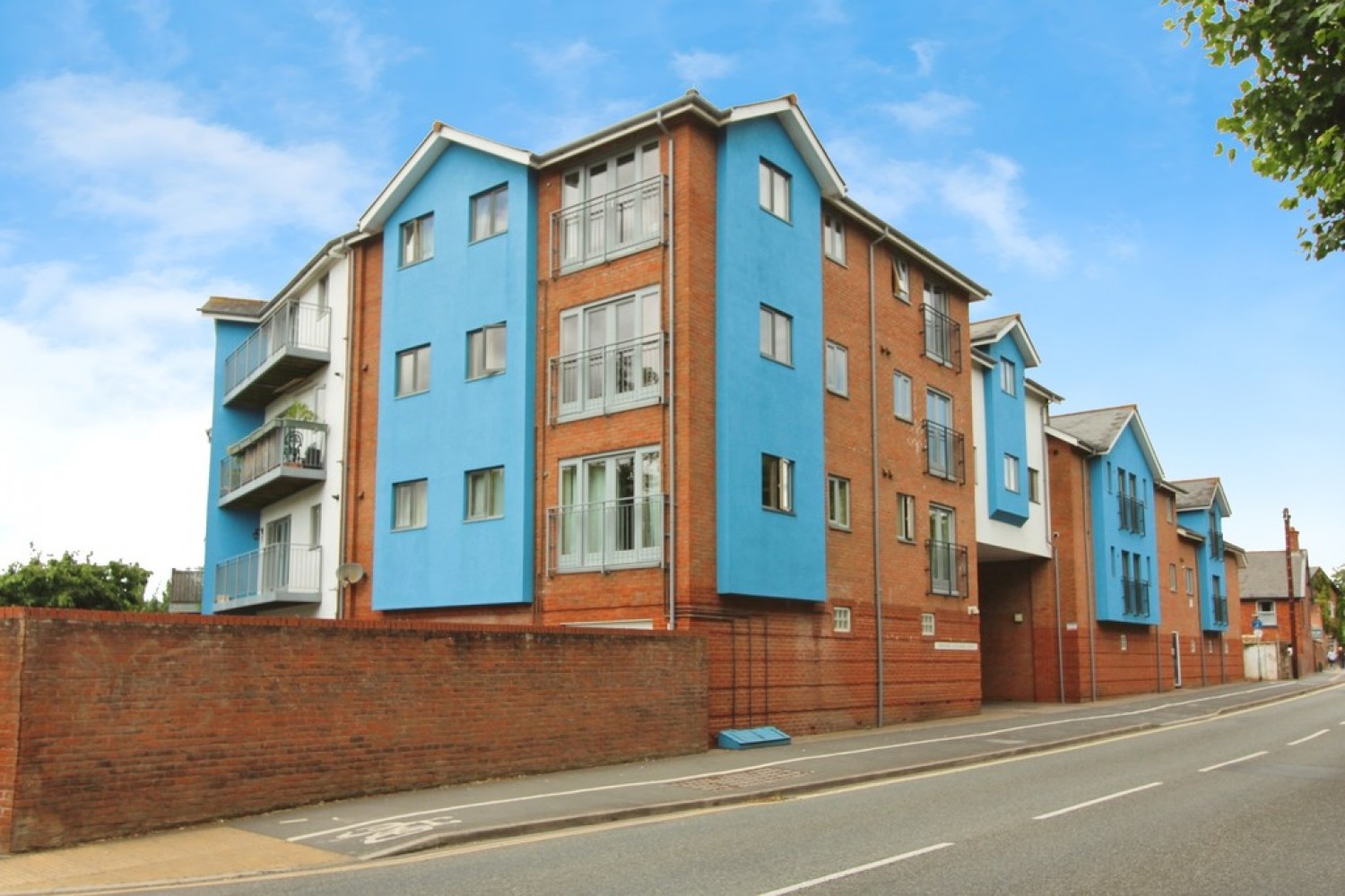 2 bedroom Flat for Letting Bonhay Road, Exeter, Devon