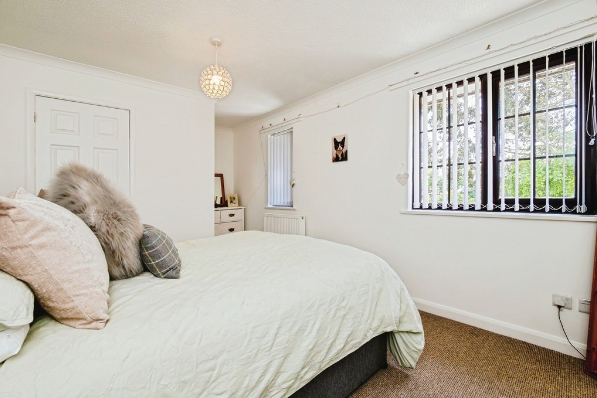Hamilton Grove, Starcross