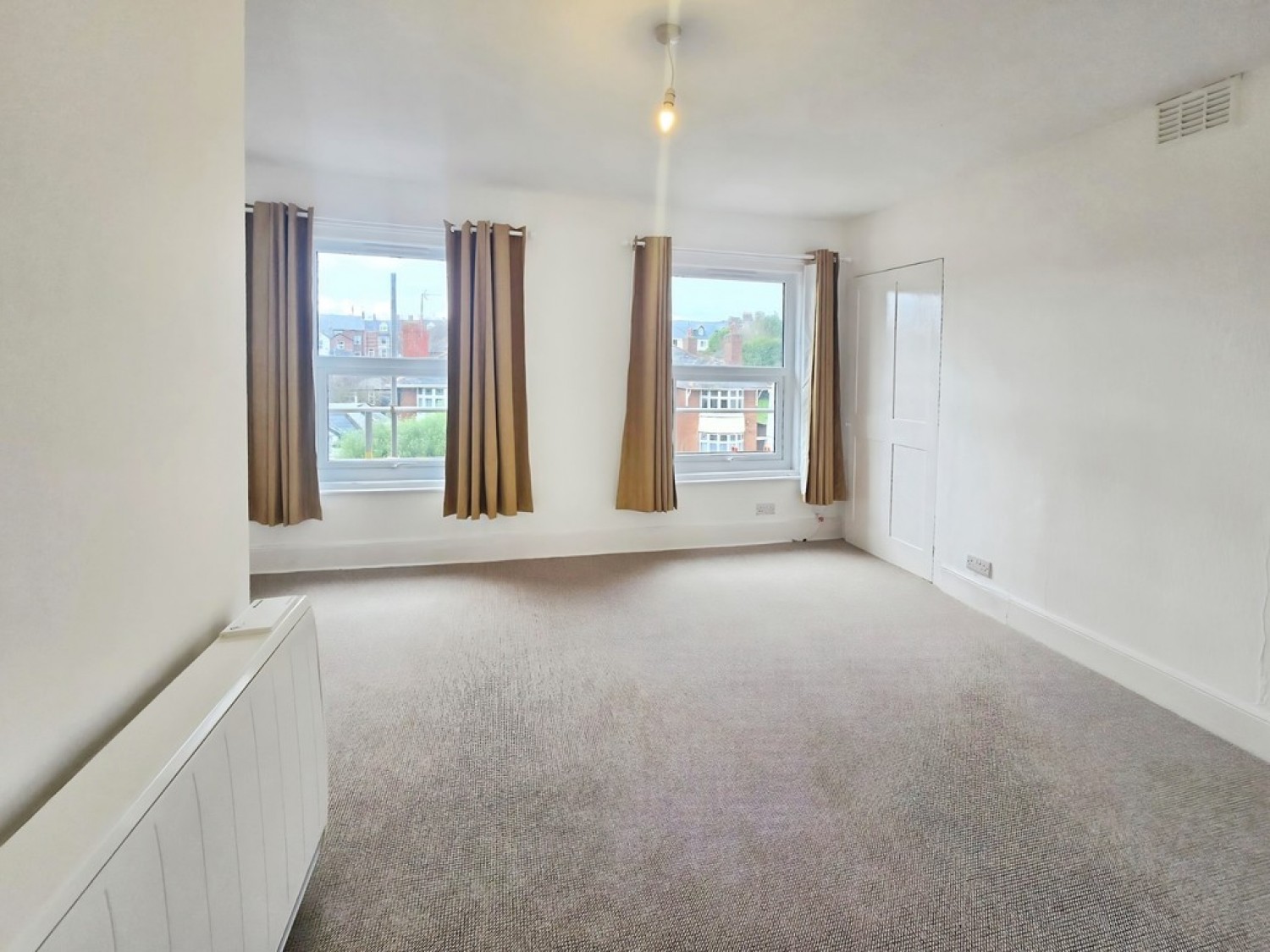1 bedroom Flat in Second Floor Flat, Blackboy Road