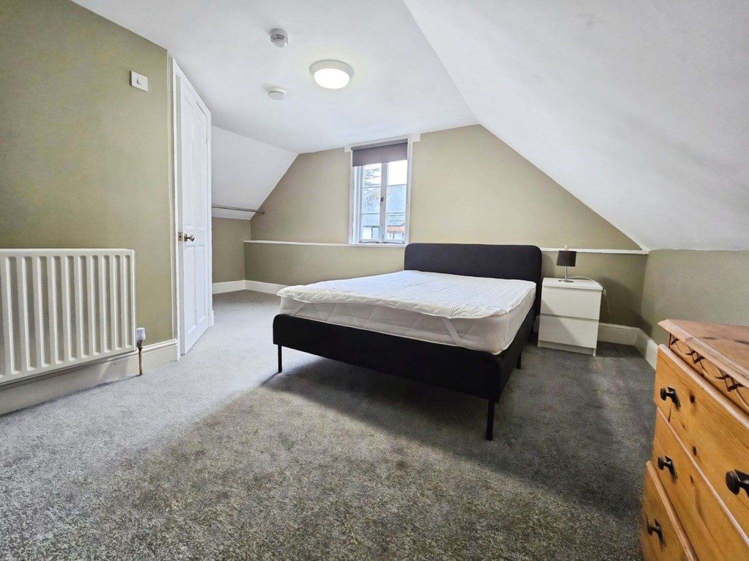 5 bedroom House for Letting Church Street