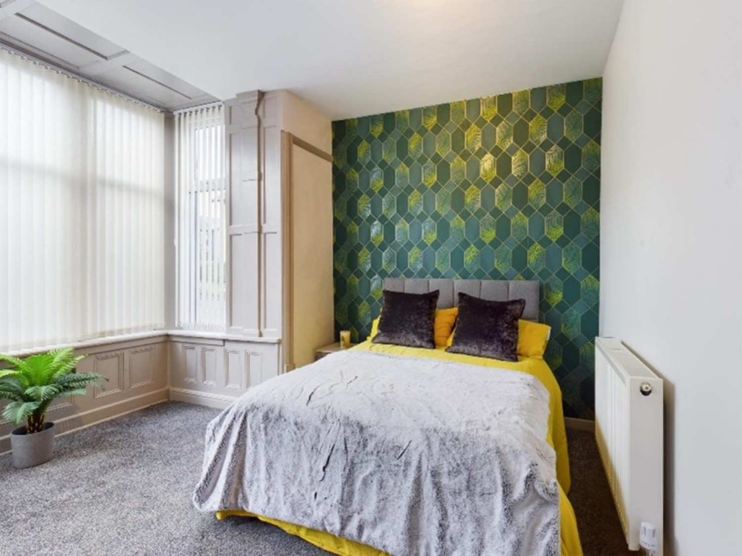 6 bedroom House in Carlton Road