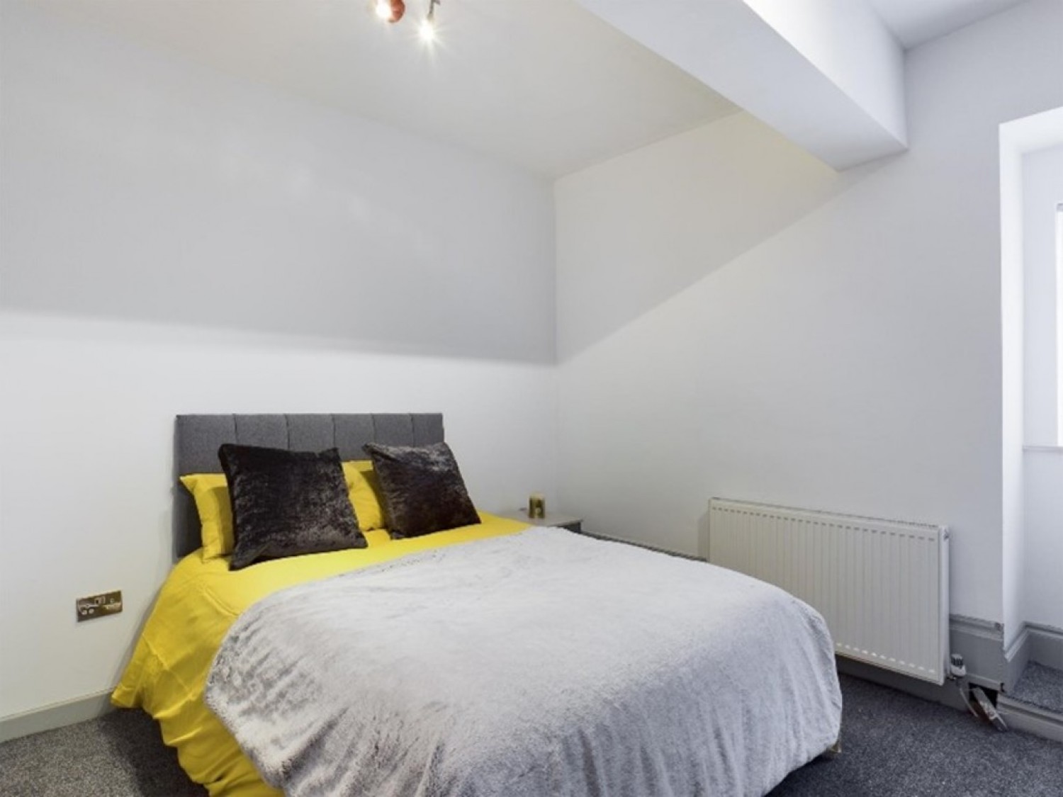 6 bedroom House in Carlton Road