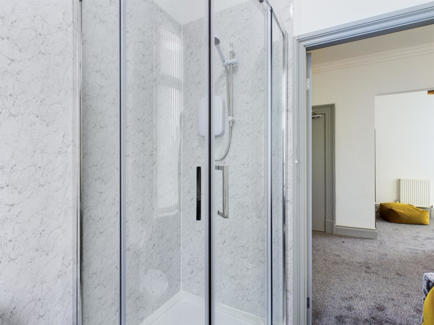 6 bedroom House in Carlton Road