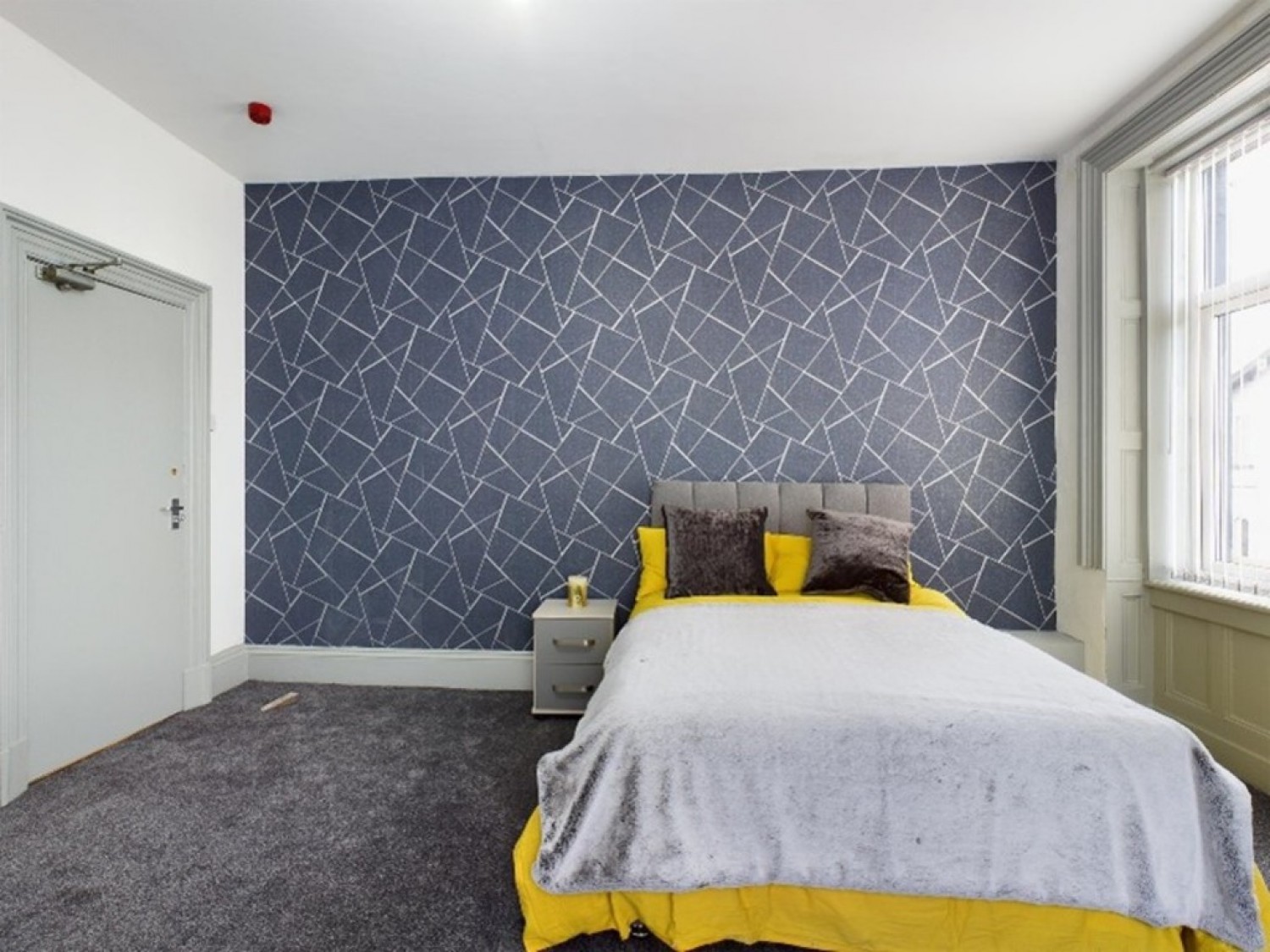 6 bedroom House in Carlton Road