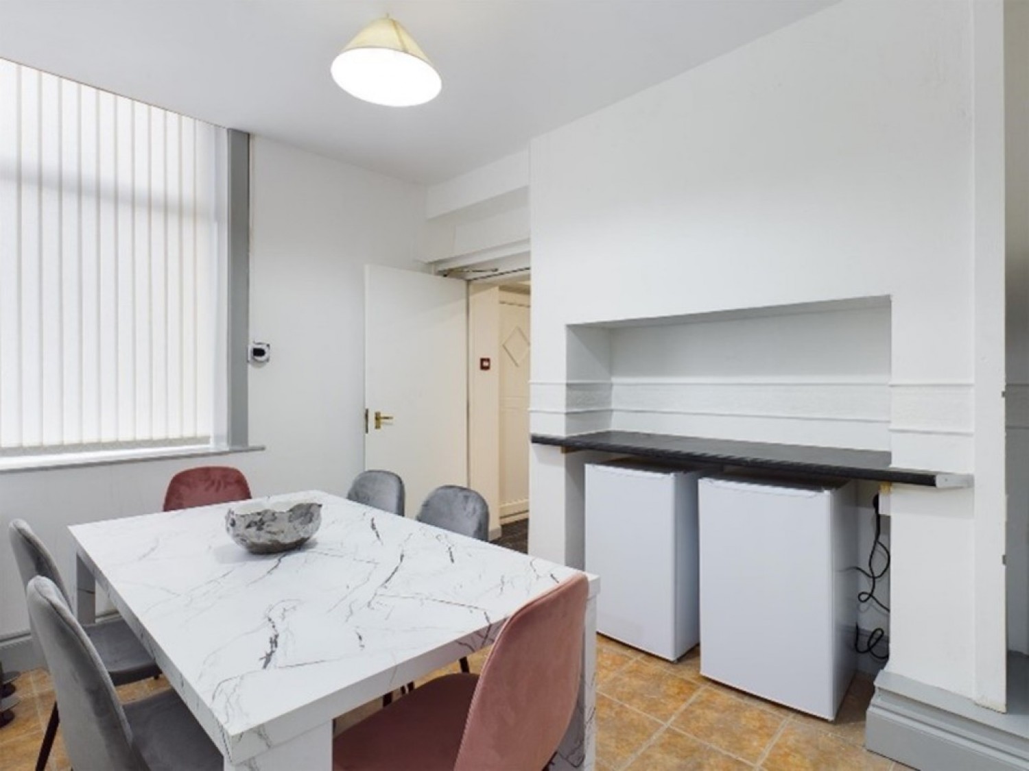 6 bedroom House in Carlton Road