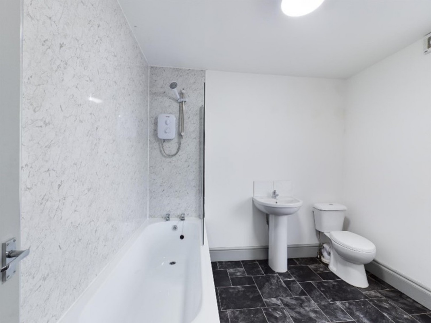 6 bedroom House in Carlton Road