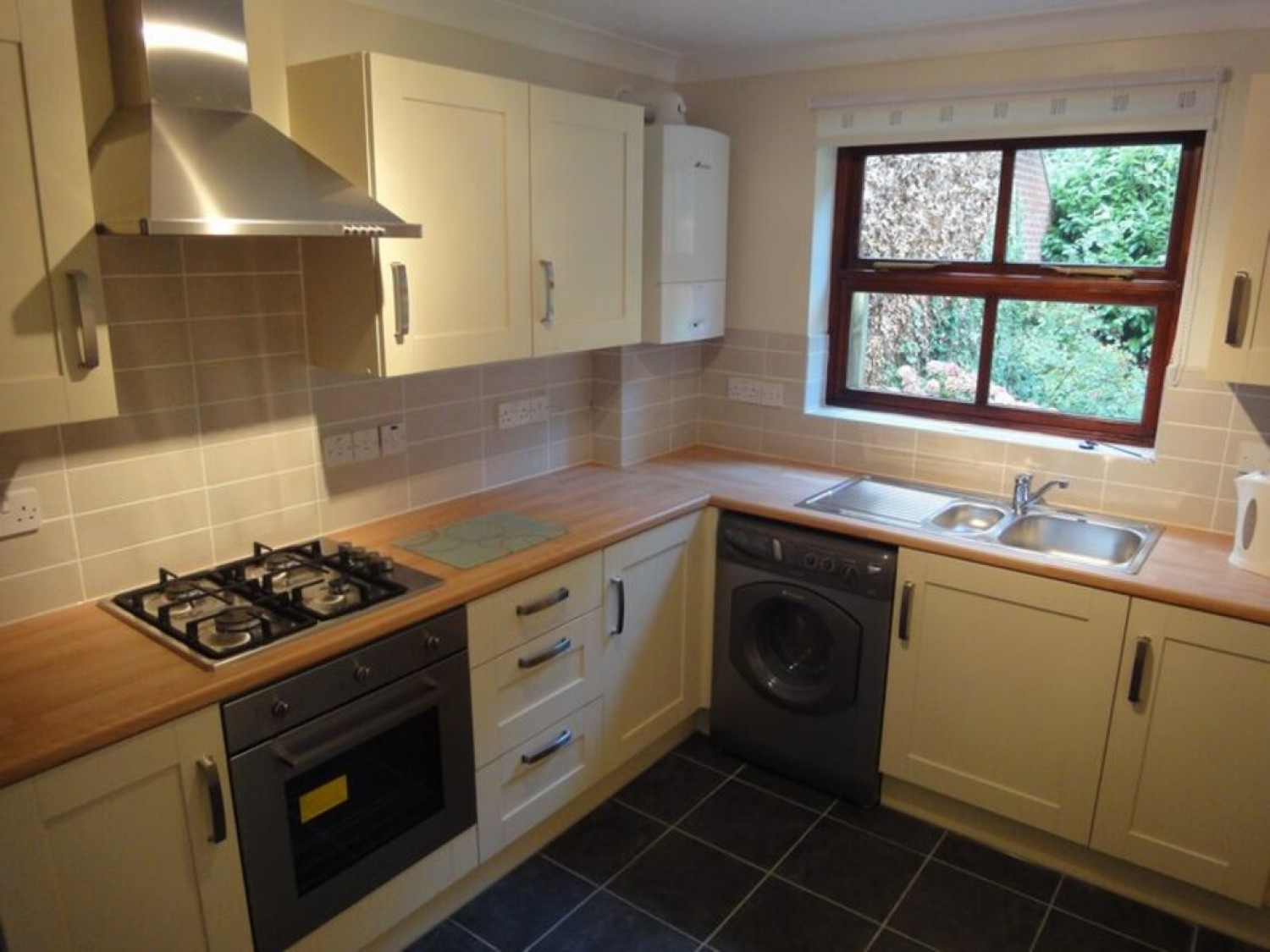 2 bedroom Flat for Letting Swan Court