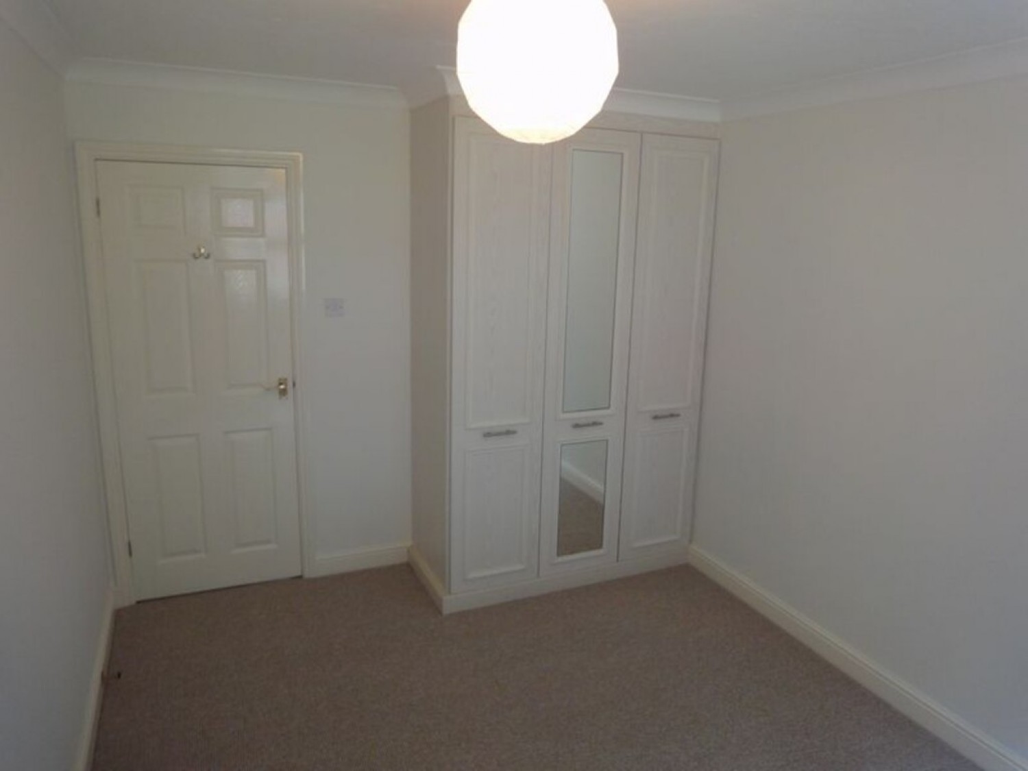 2 bedroom Flat for Letting Swan Court