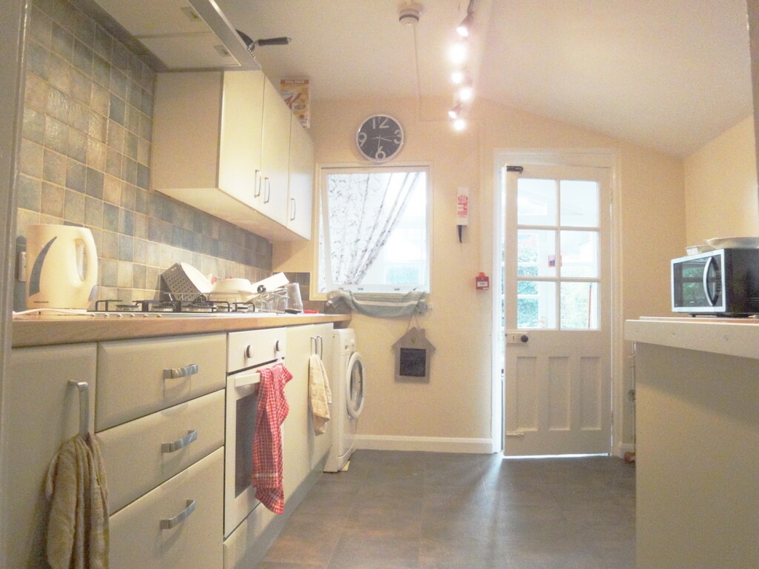 4 bedroom House of Multiple Occupation for Letting Victoria Street