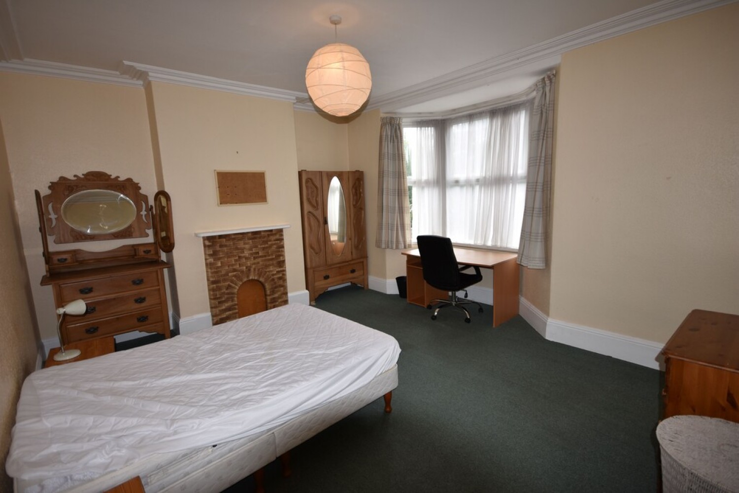 6 bedroom House for Letting Hillsborough Avenue