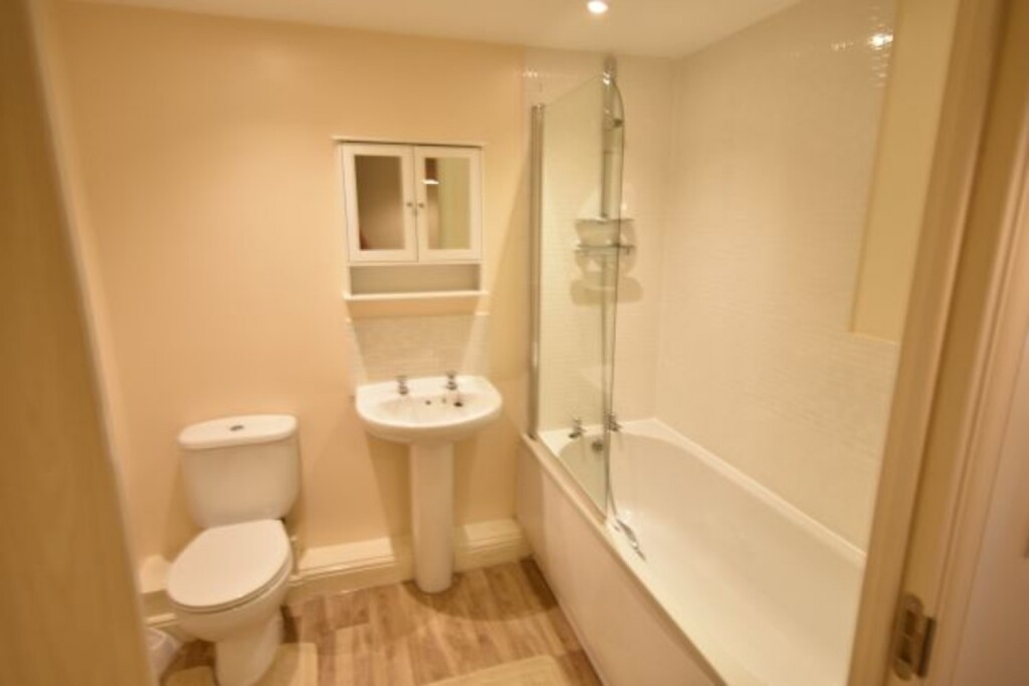 2 bedroom Flat for Letting St Davids Hill