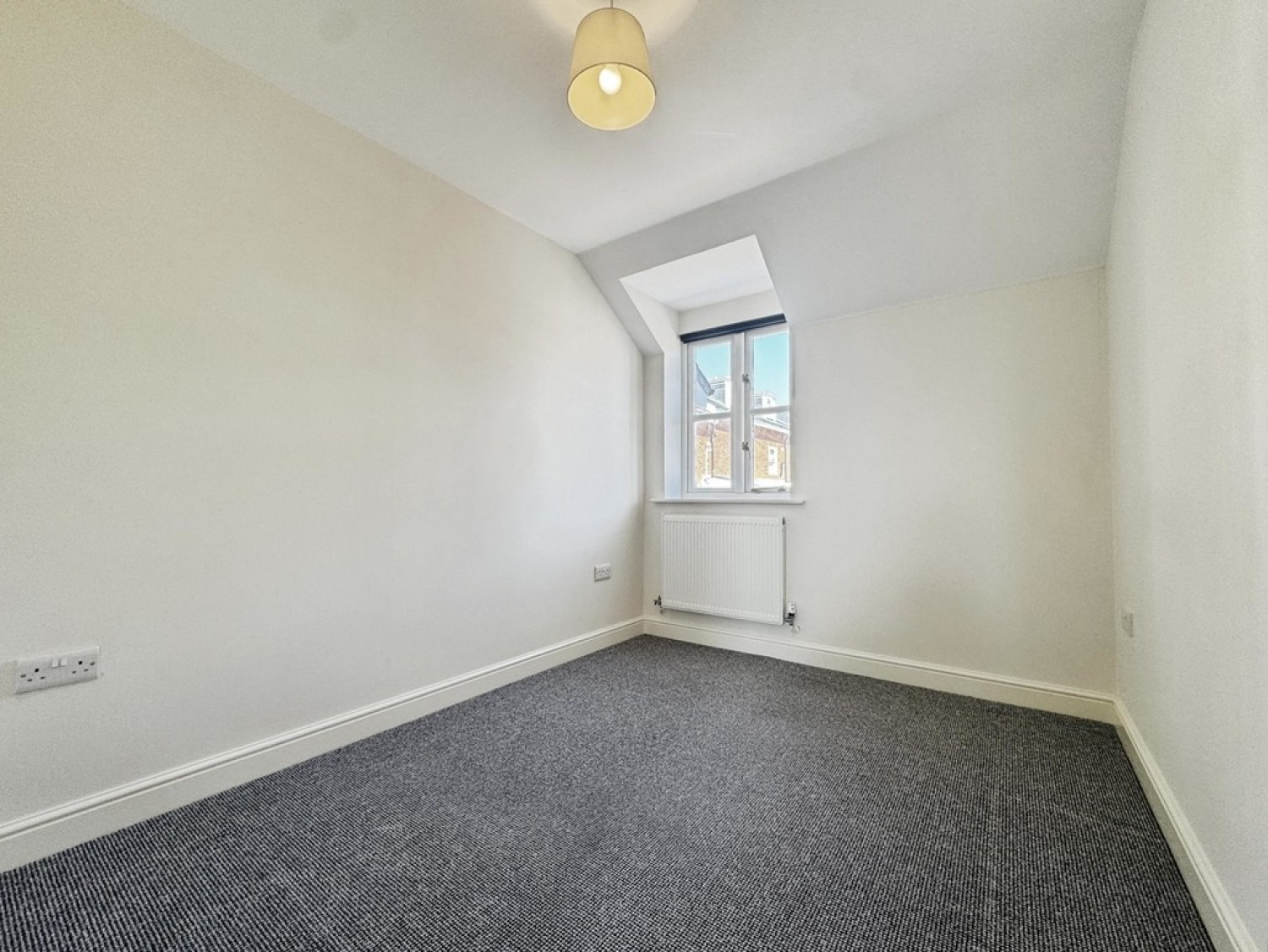 2 bedroom Flat for Letting Sivell Place