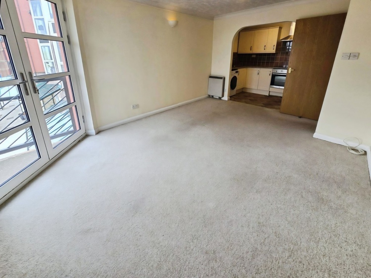 2 bedroom Flat for Letting Waterside