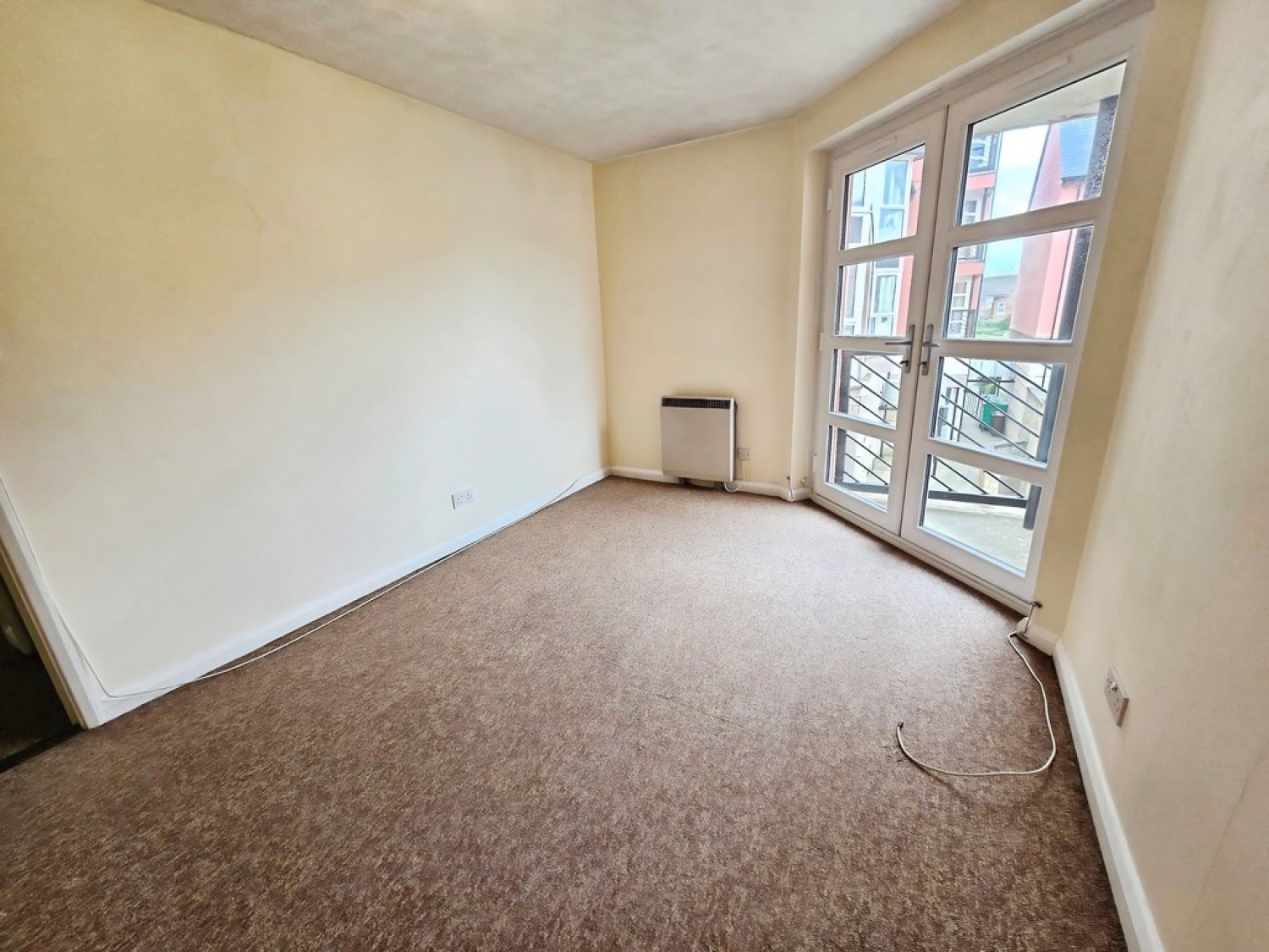 2 bedroom Flat for Letting Waterside