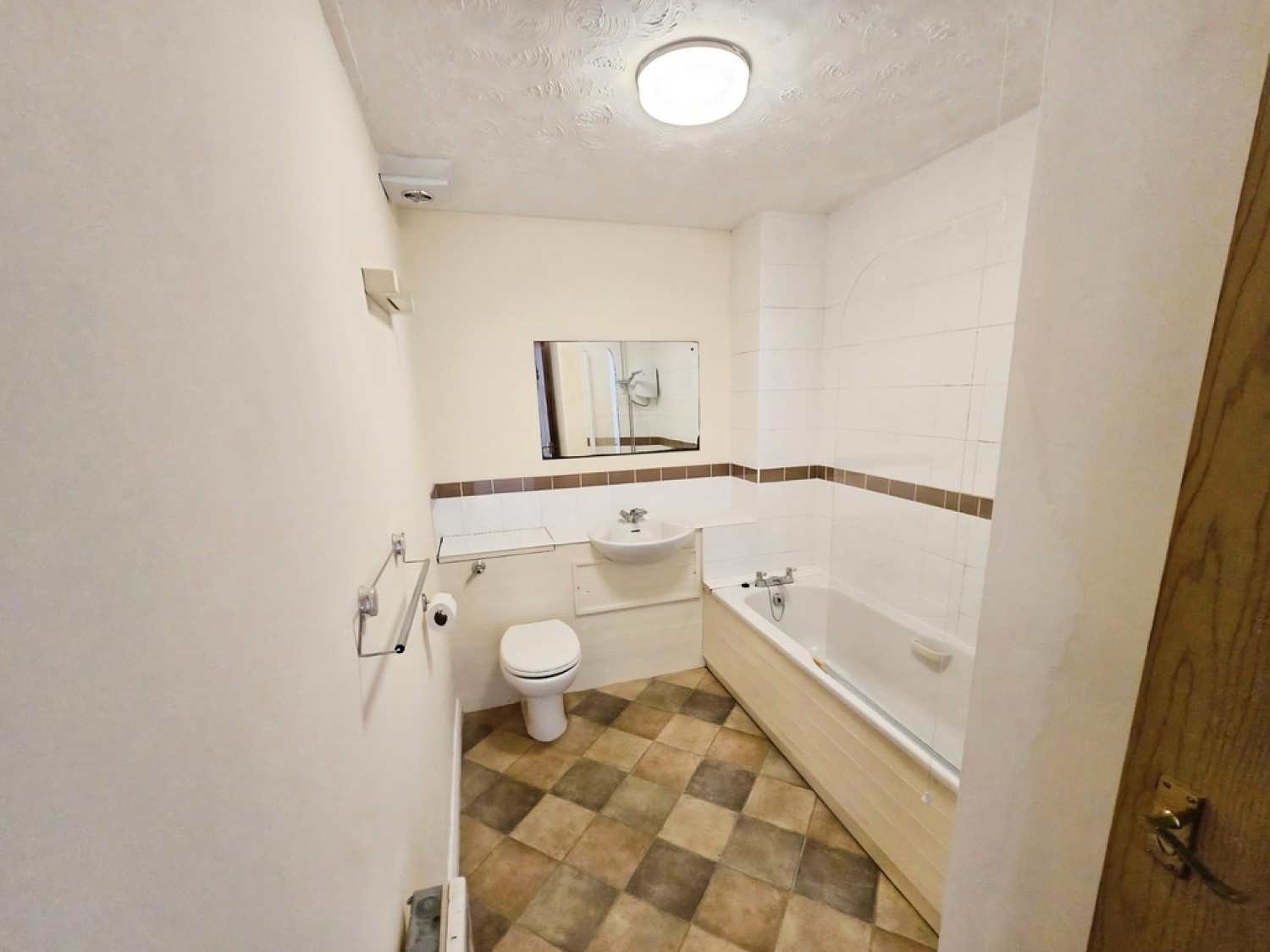 2 bedroom Flat for Letting Waterside