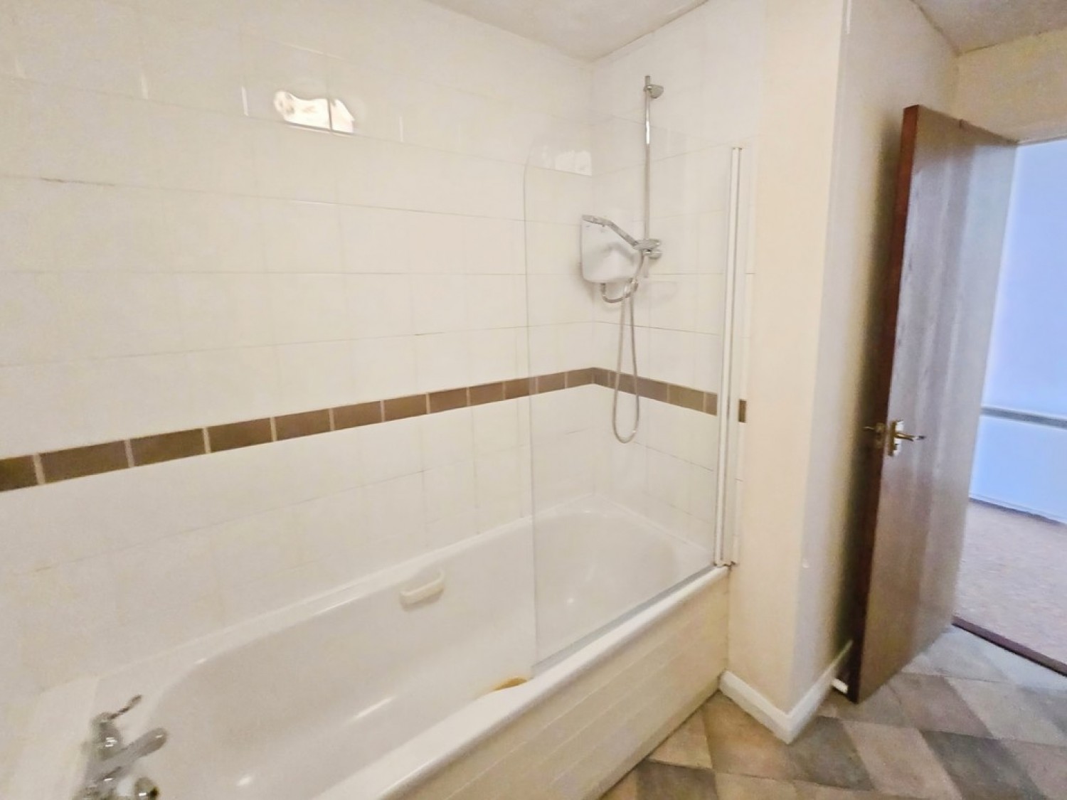 2 bedroom Flat for Letting Waterside