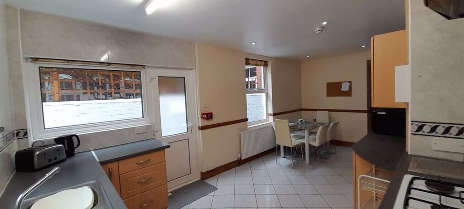 5 bedroom House for Letting Athelstan Road