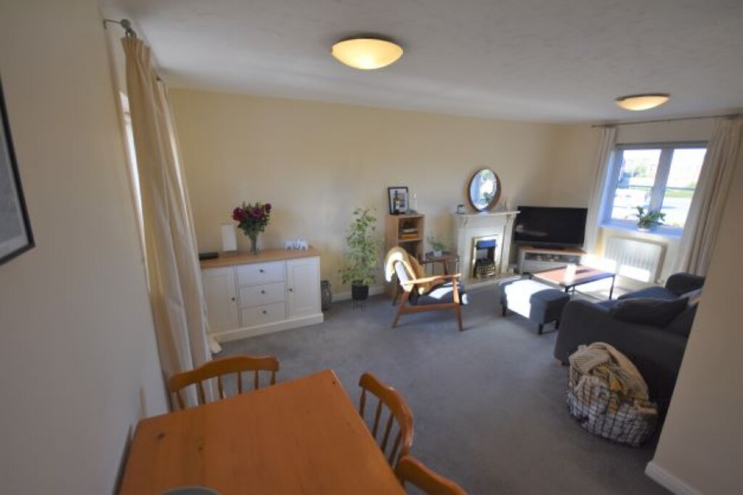 2 bedroom Flat for Letting Powlesland Road