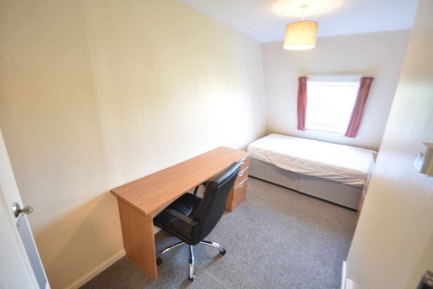 5 bedroom House for Letting Eldertree Gardens