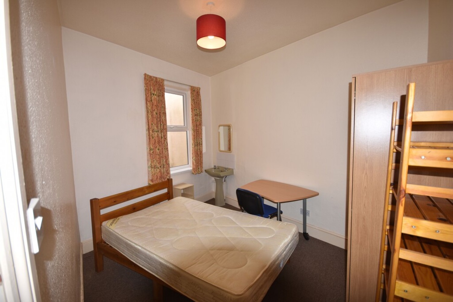 5 bedroom House for Letting Culverland Road