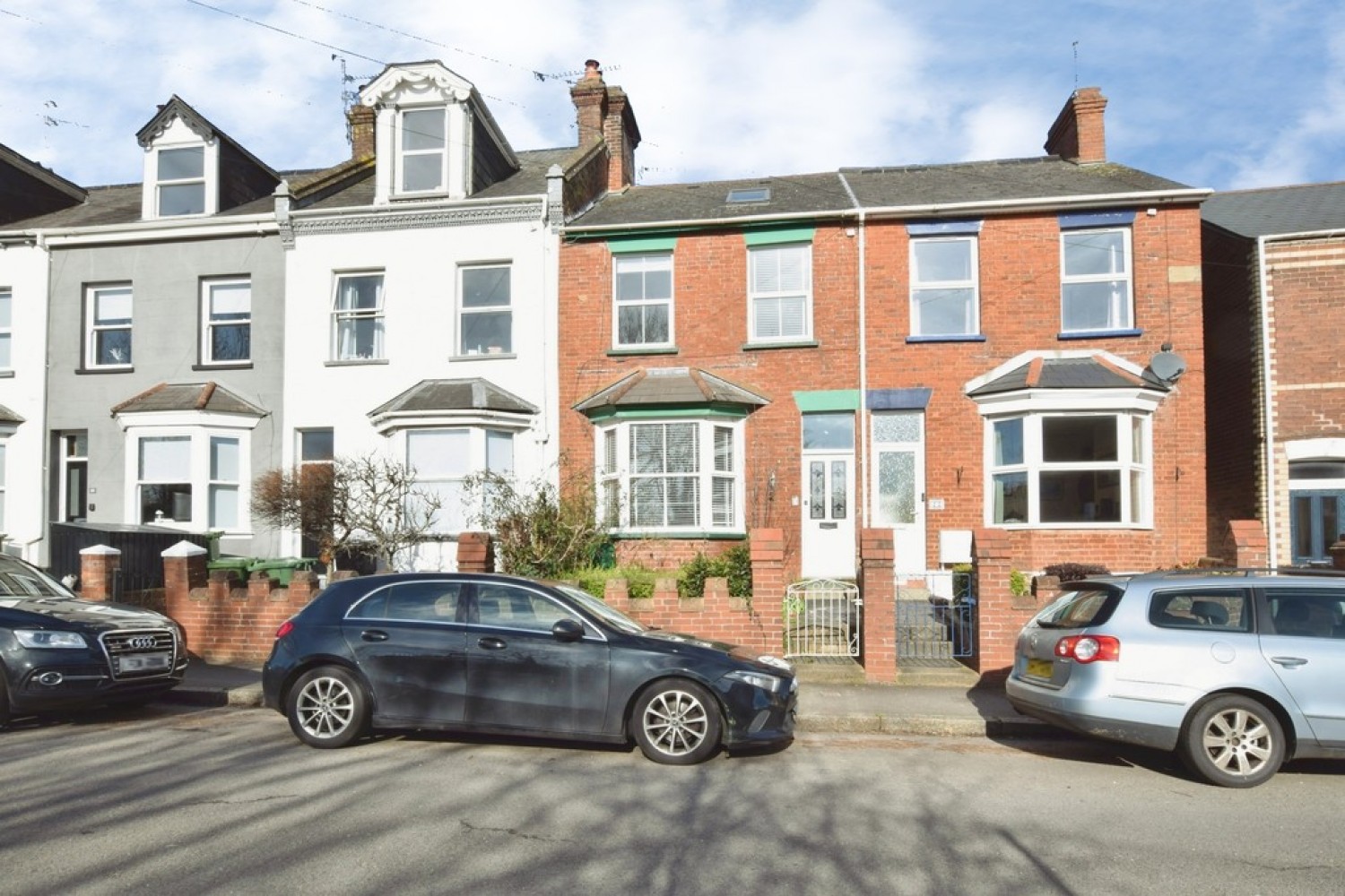 4 bedroom House for Sale South Lawn Terrace