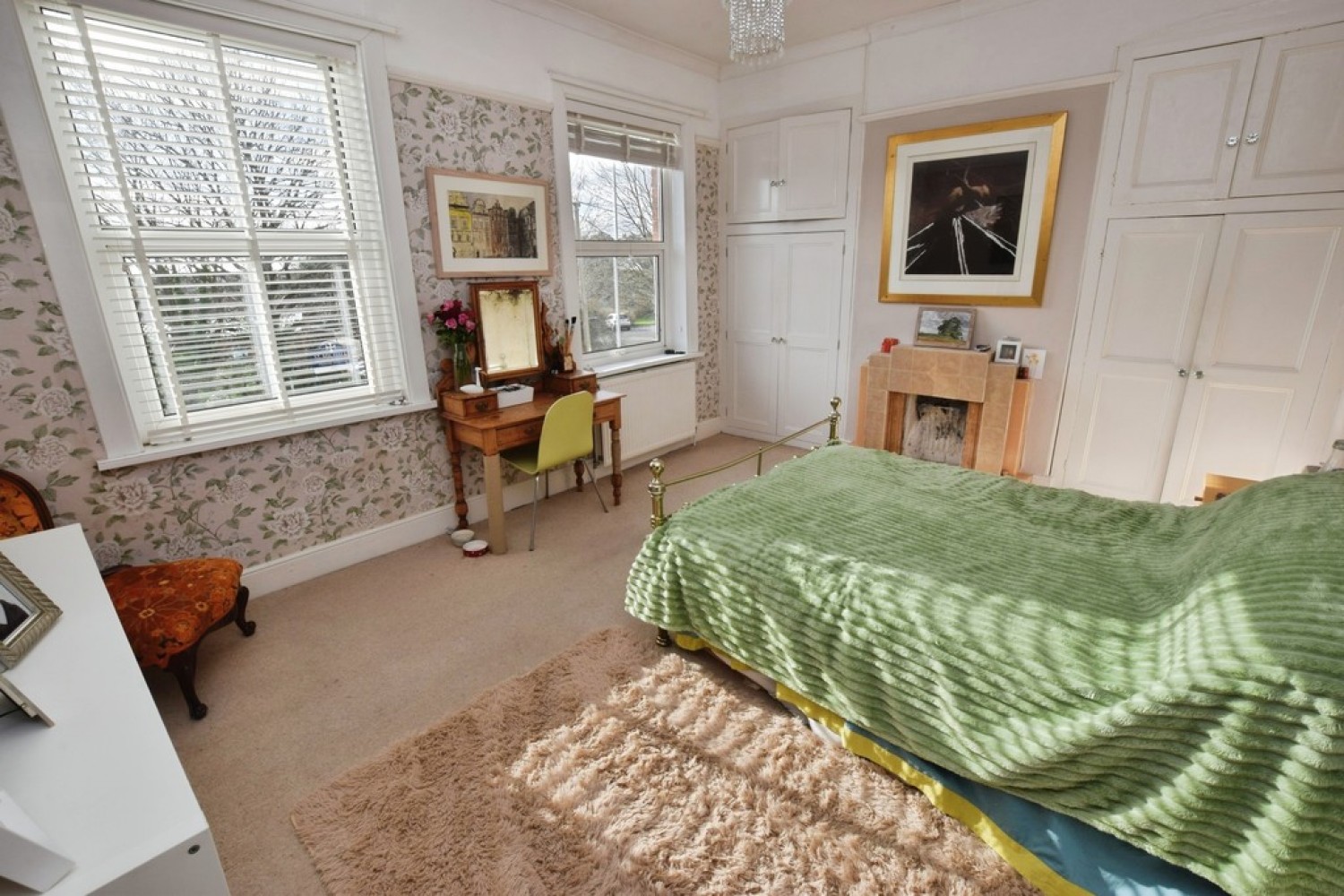4 bedroom House for Sale South Lawn Terrace