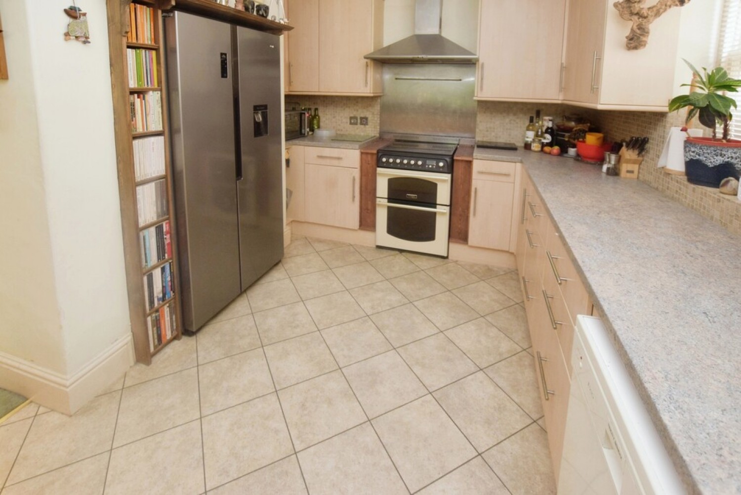 6 bedroom House for Sale Princes Square