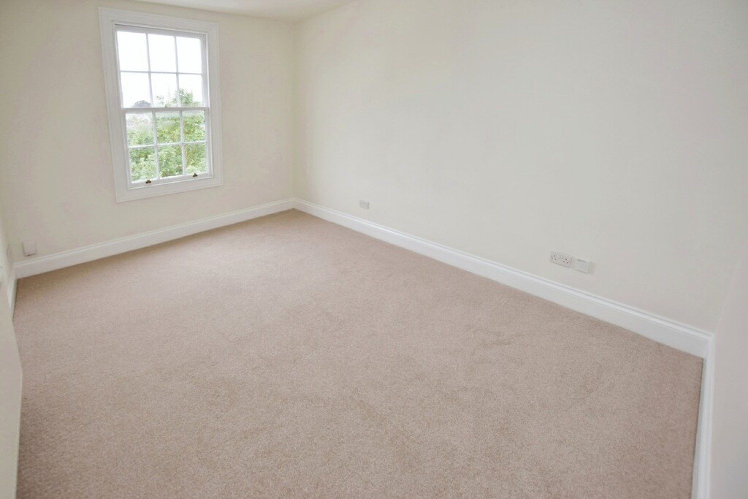 2 bedroom Flat for Sale Magdalen Street