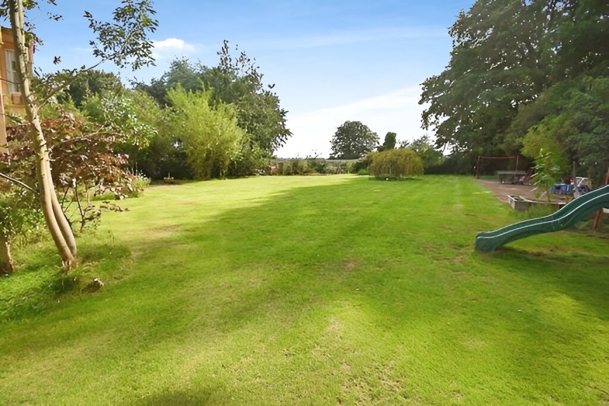 Broadclyst, Exeter, Devon