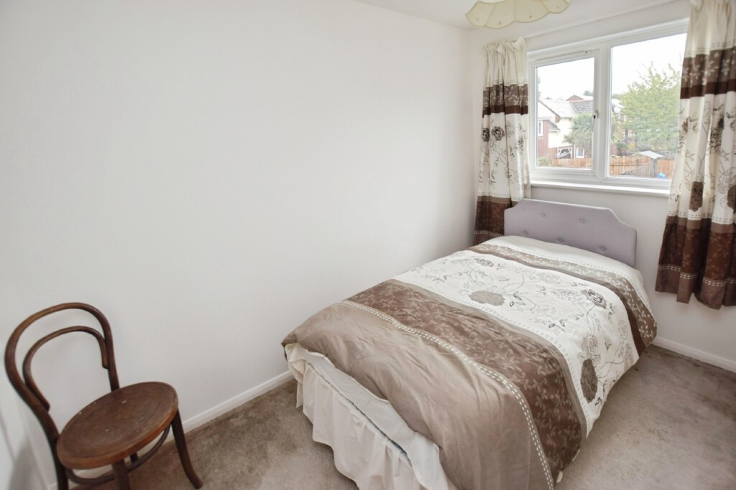 2 bedroom House for Sale Chantry Meadow