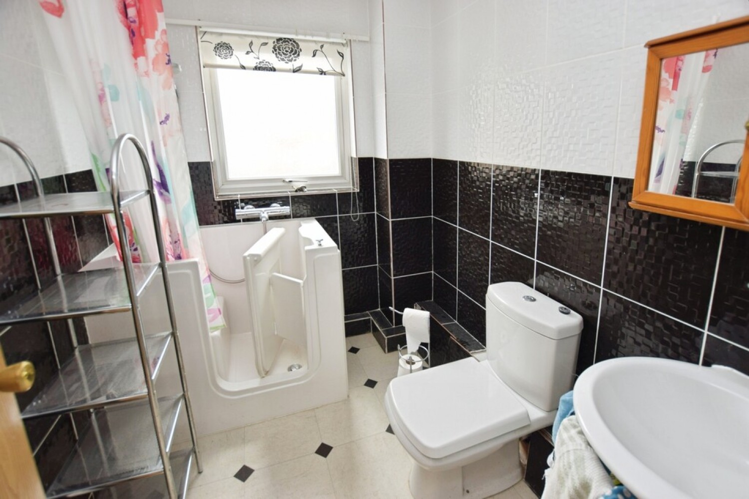 2 bedroom House for Sale Chantry Meadow