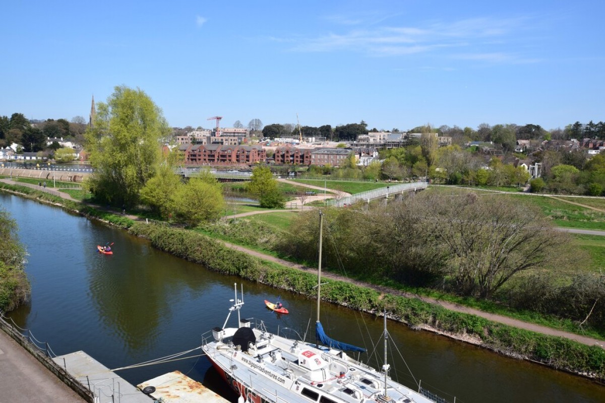 Gabriels Wharf, Water Lane