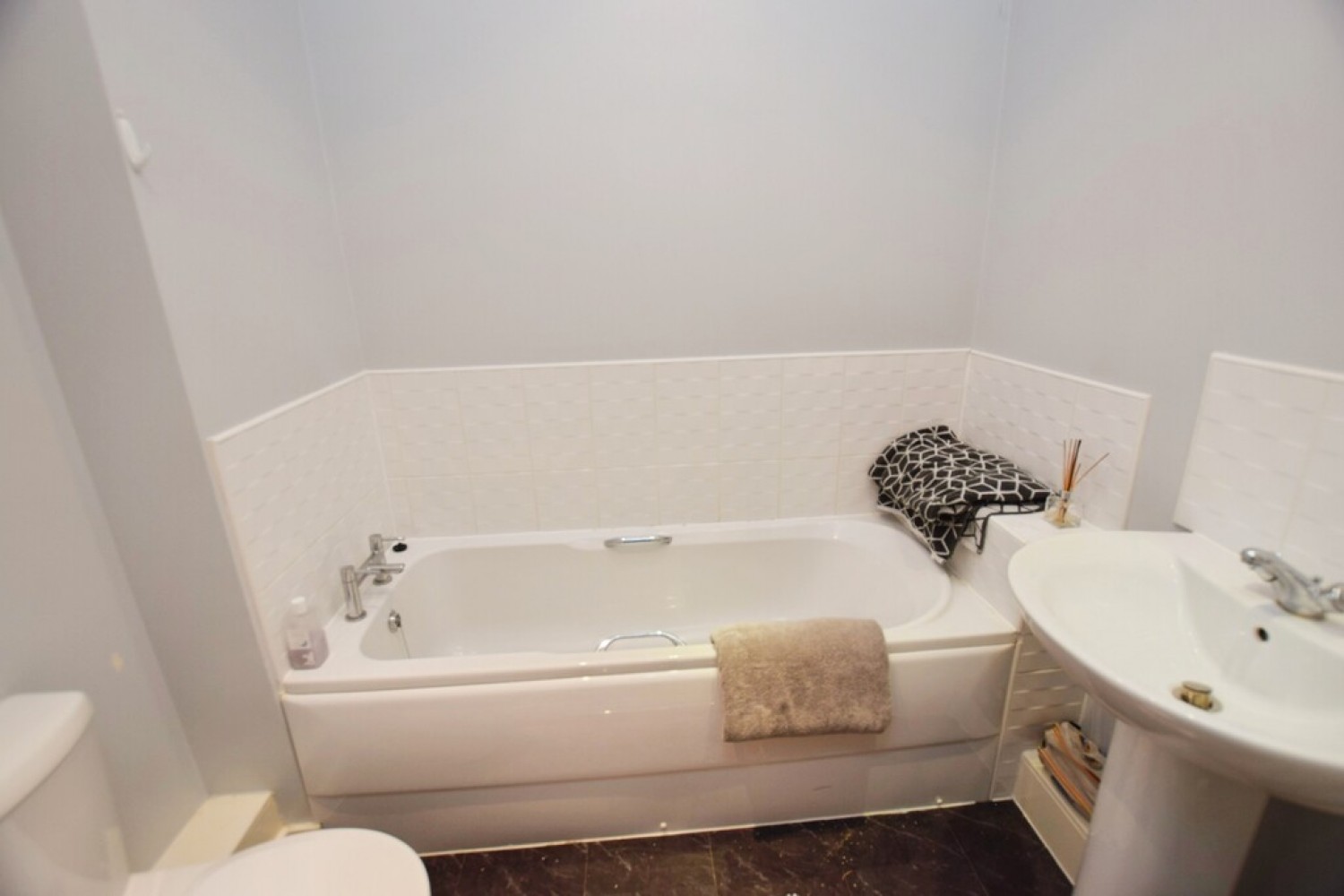 2 bedroom Flat for Sale Russell Walk