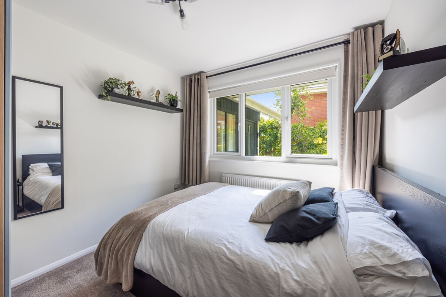 5 bedroom Bungalow for Sale Beech Avenue