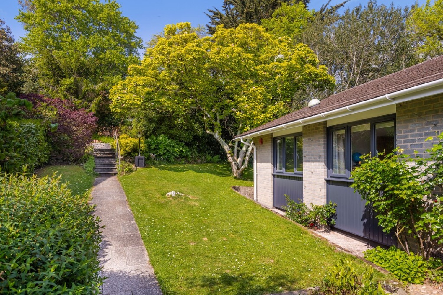 5 bedroom Bungalow for Sale Beech Avenue