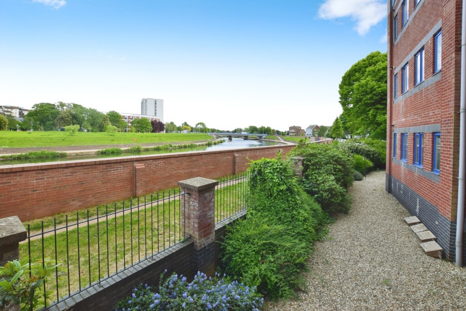 1 bedroom Flat for Sale Flowerpot Lane