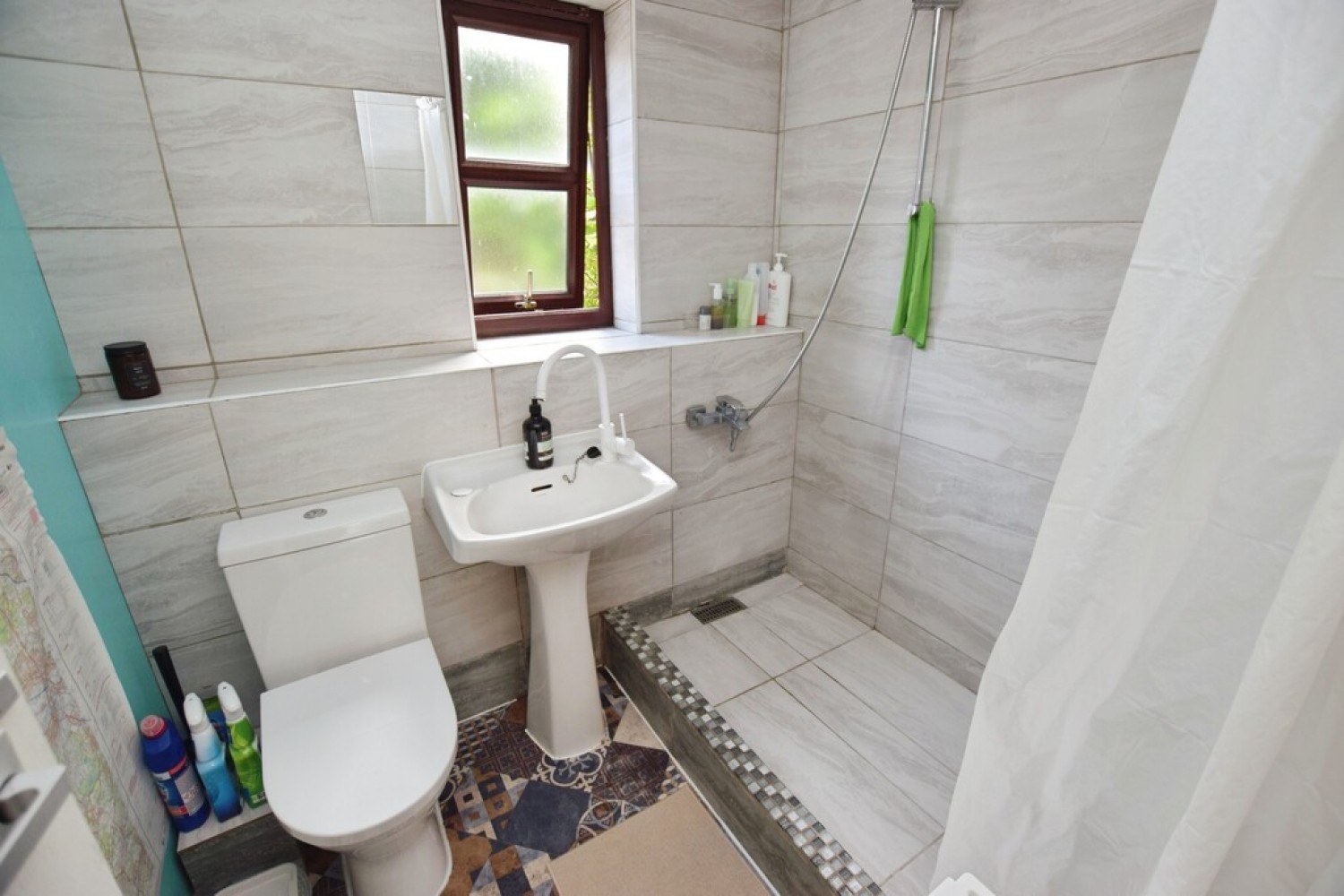 1 bedroom Flat for Sale Commercial Road