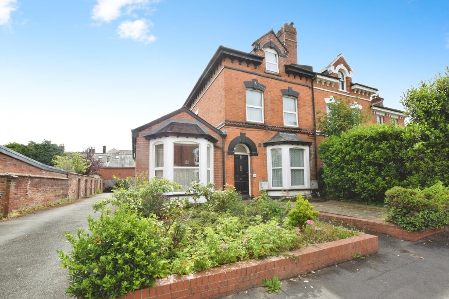 2 bedroom Flat for Sale Queens Road