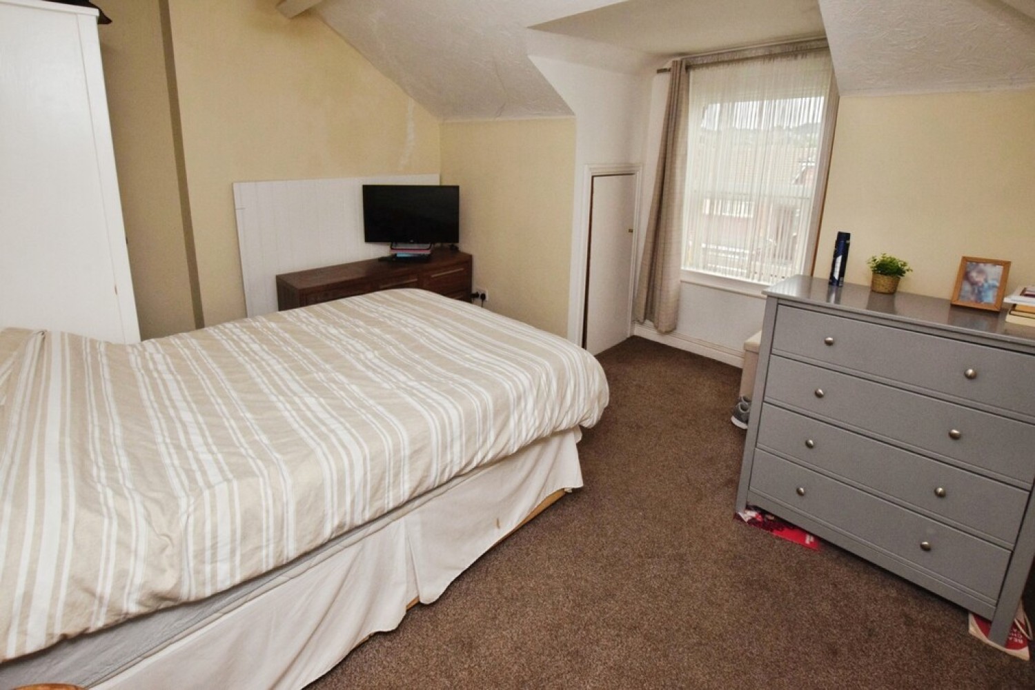 2 bedroom Flat for Sale Queens Road