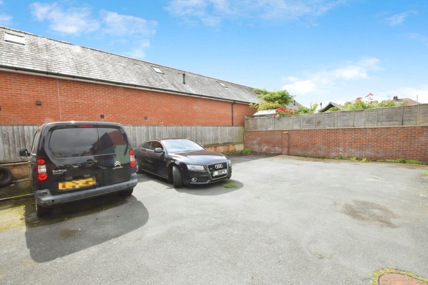 2 bedroom Flat for Sale Queens Road