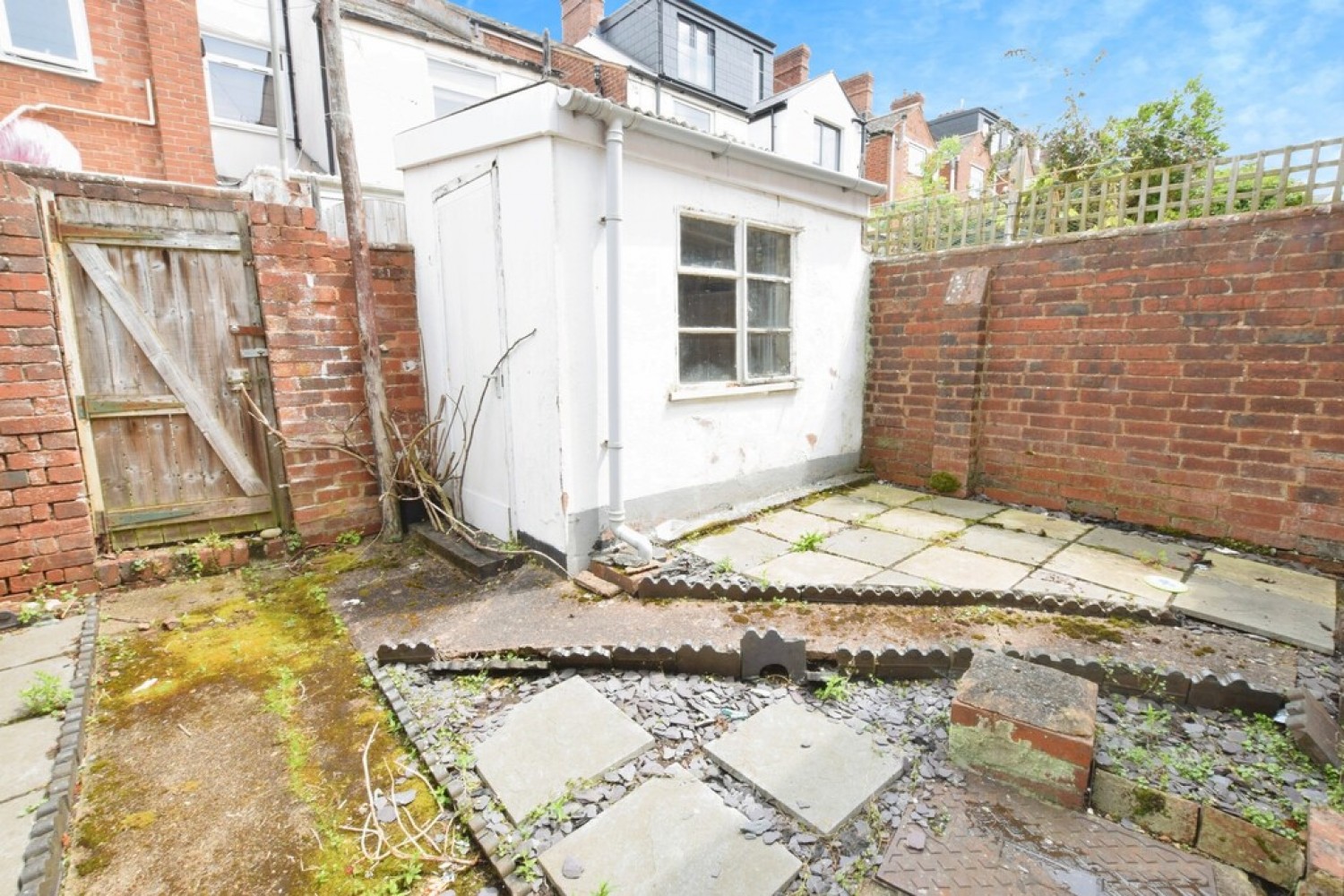 2 bedroom House for Sale Rosebery Road