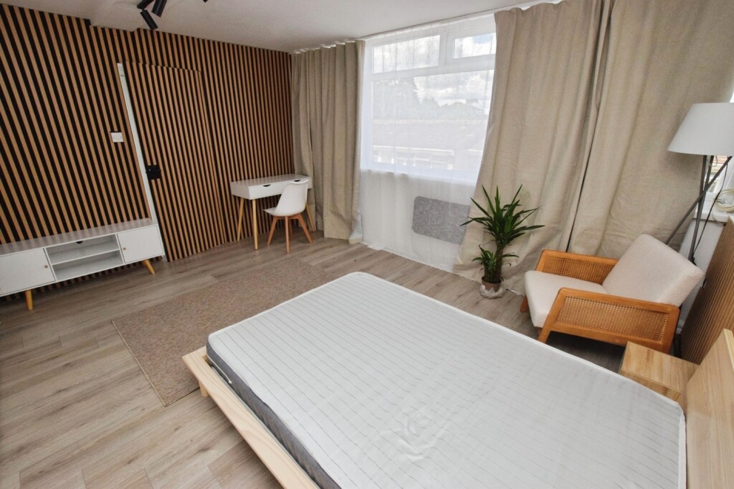 1 bedroom Flat for Sale Woodwater Lane